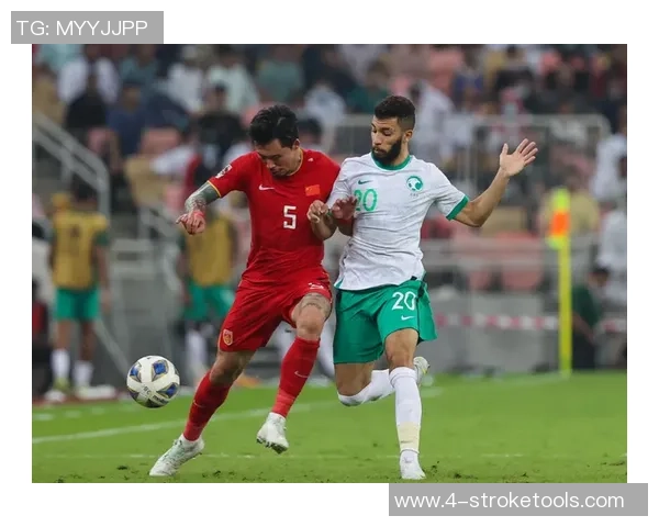 足球明星的甜蜜搭档与默契组合揭示他们背后的爱情故事与友情羁绊